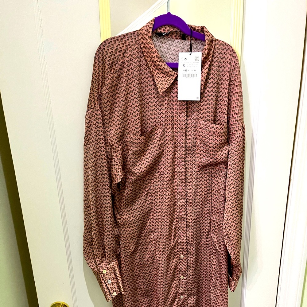 Zara pink long dress with green flowers on it size Small women.
